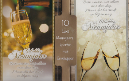 Nieuwjaars-kaarten met glazen met champagne