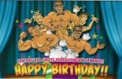 Bodybuilders in cartoonstijl met feestelijke hoeden, sterren op achtergrond. Tekst: "Een dag vol grote verrassingen gewenst! Happy Birthday!"