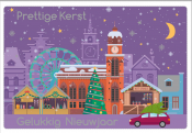 Sneeuwachtig kersttafereel met fonkelende lichten, kraampjes, een reuzenrad en een auto met een kerstboom. Tekst: "Prettige Kerst, Gelukkig Nieuwjaar".