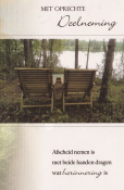 Rouwkaart met twee houten stoelen voor een meer