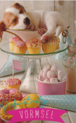 Slaapende puppy op taartschaal met cupcakes. Tekst: "Proficiat met je vormsel". Marshmallows in roze kom, vlaggetje.
