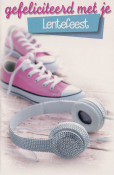 Roze sneakers met witte veters en zilveren koptelefoon vooraan. Tekst: "gefeliciteerd met je Lentefeest."