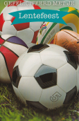 Voetballen en andere sportballen met de tekst "Gefeliciteerd met je Lentefeest" erboven.