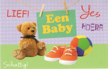 Een babykaartje met beer schoentjes en een bal