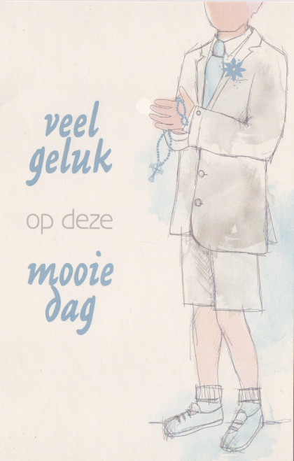 Jongen in een pak met een rozenkrans. Tekst: "veel geluk op deze mooie dag."